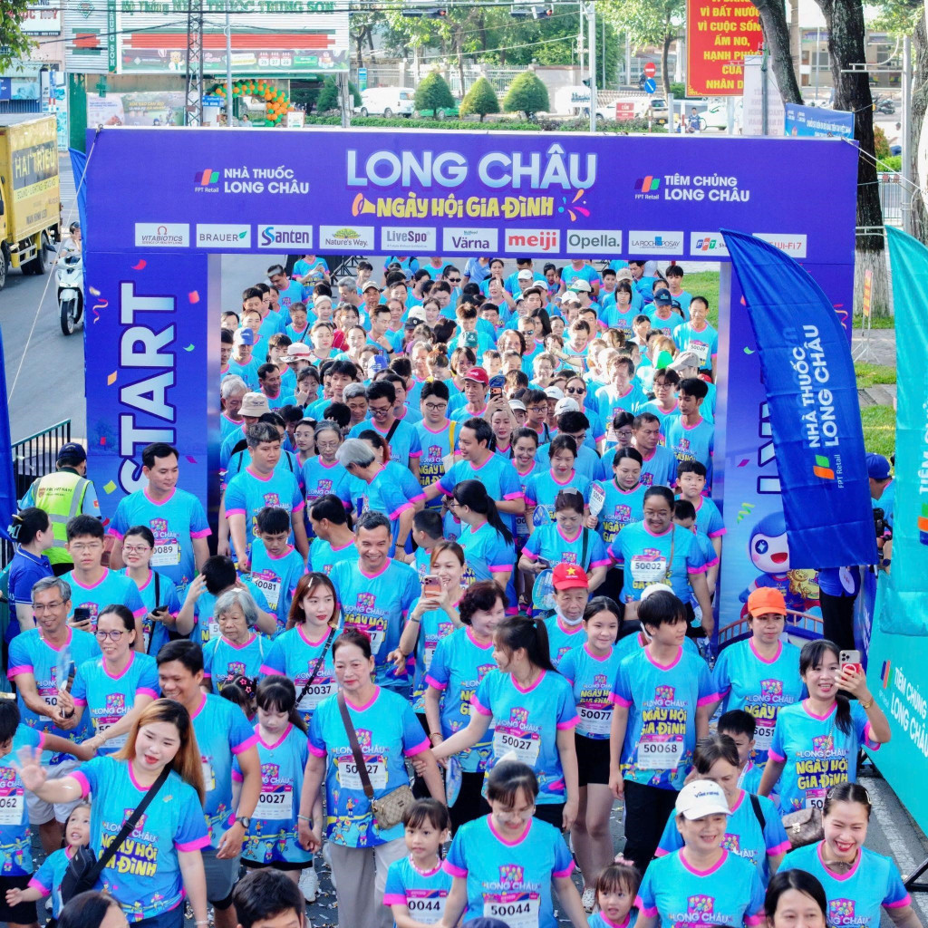 Ngày hội gia đình Long Châu tại Cần Thơ thu hút hơn 2.000 người tham dự đến từ các gia đình đa thế hệ