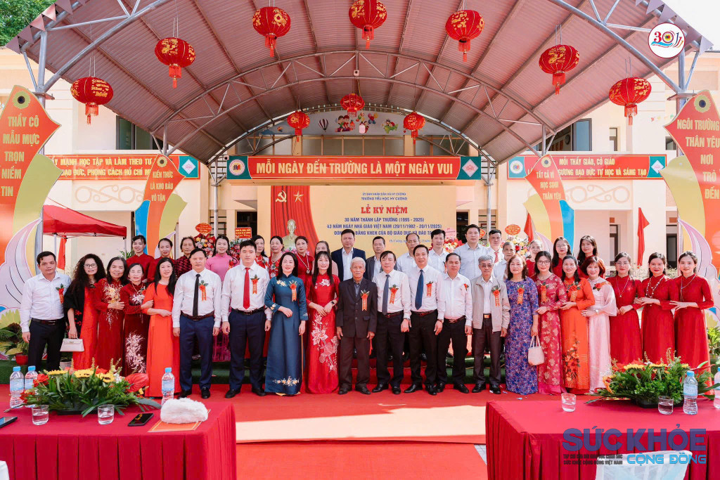 Lễ kỷ niệm 35 năm trường tiểu học Hy Cương (ảnh: TL)