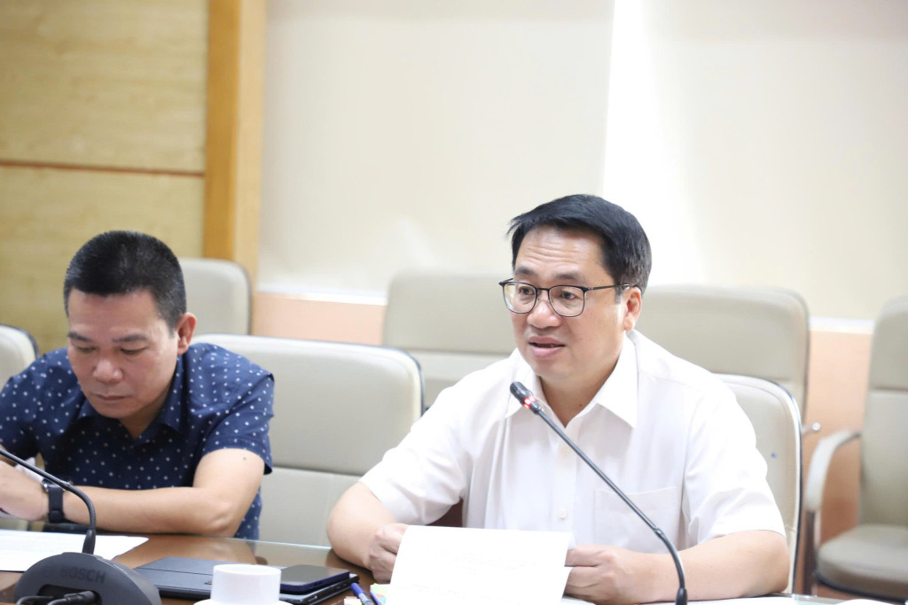 Phó Cục trưởng Cục An toàn thực phẩm Bùi Đức Lập phát biểu (Ảnh: Bộ Y tế)