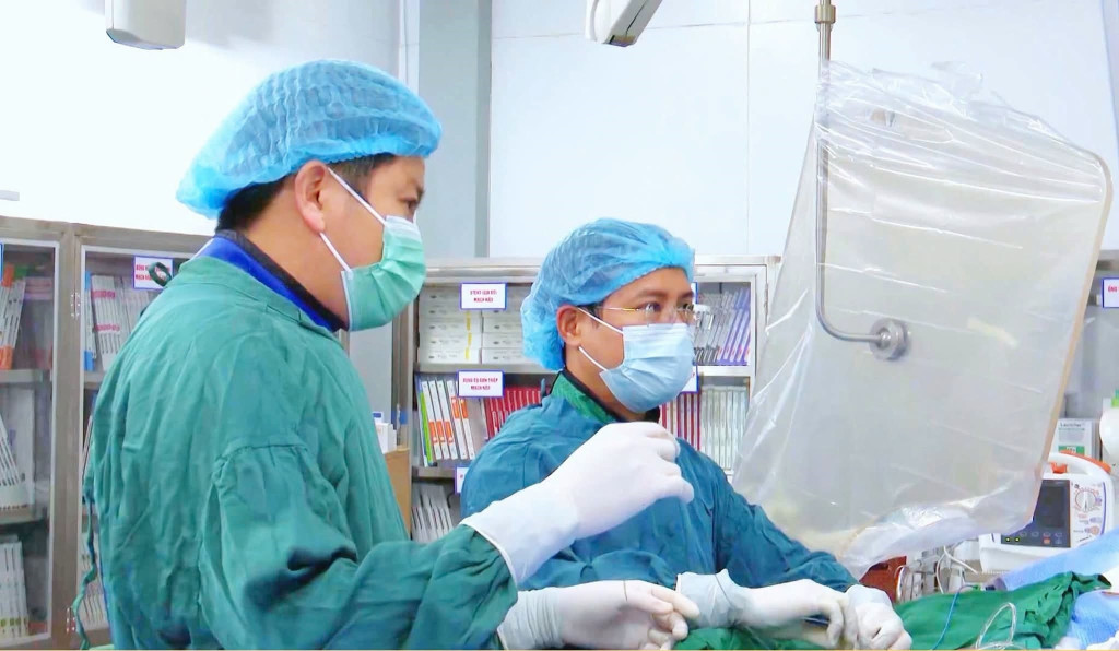 Cấp cứu thành công một trường hợp nhồi máu cơ tim cấp tối cấp ở bệnh nhân 85 tuổi (Ảnh: Bệnh viện Đa khoa tỉnh Quảng Trị)