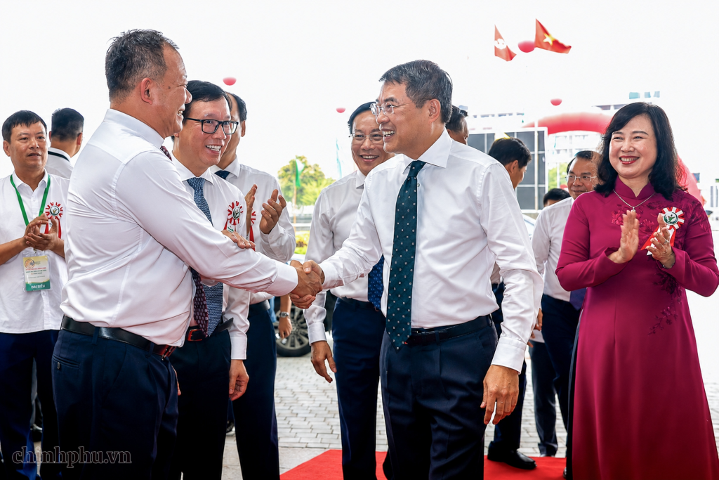 Thủ tướng Chính phủ Lê Minh Hưng đến dự lễ khai trương hoạt động Bệnh viện Hữu nghị Việt Đức cơ sở Ninh Bình (Ảnh: VGP/Nhật Bắc)