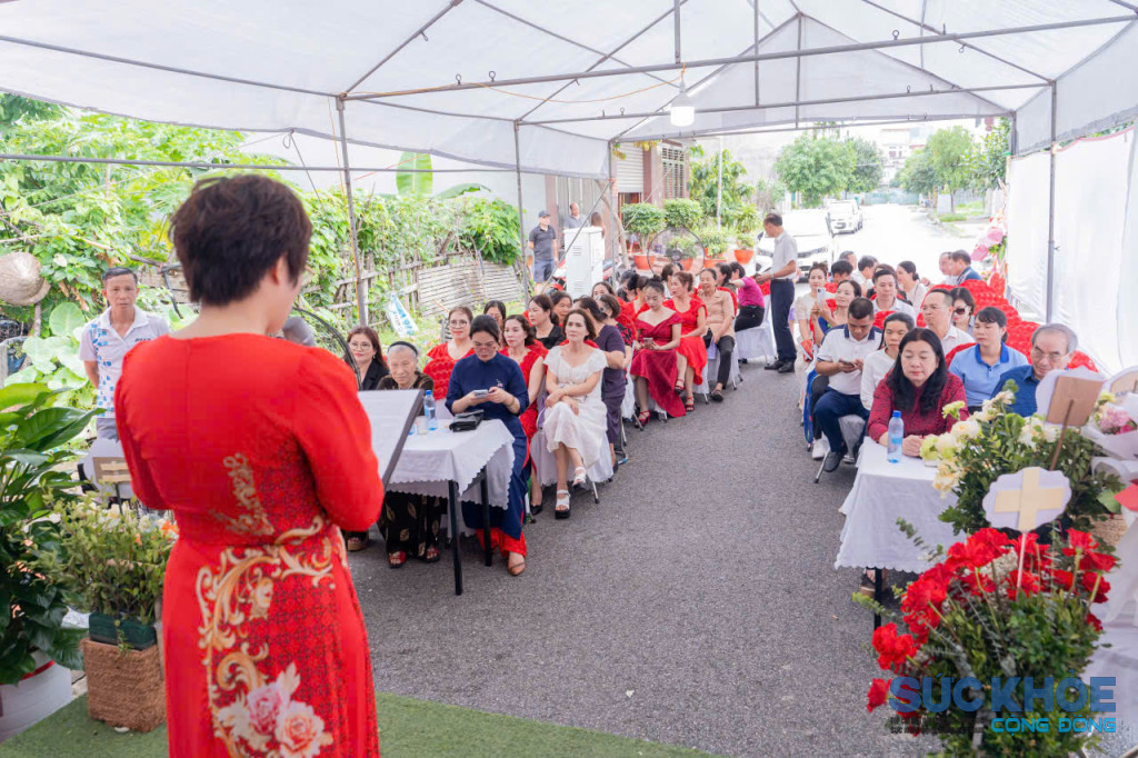 Quang cảnh buổi lễ ra mắt chi hội Lê Tiến - Hải An - hải phòng ( Ảnh : PV )