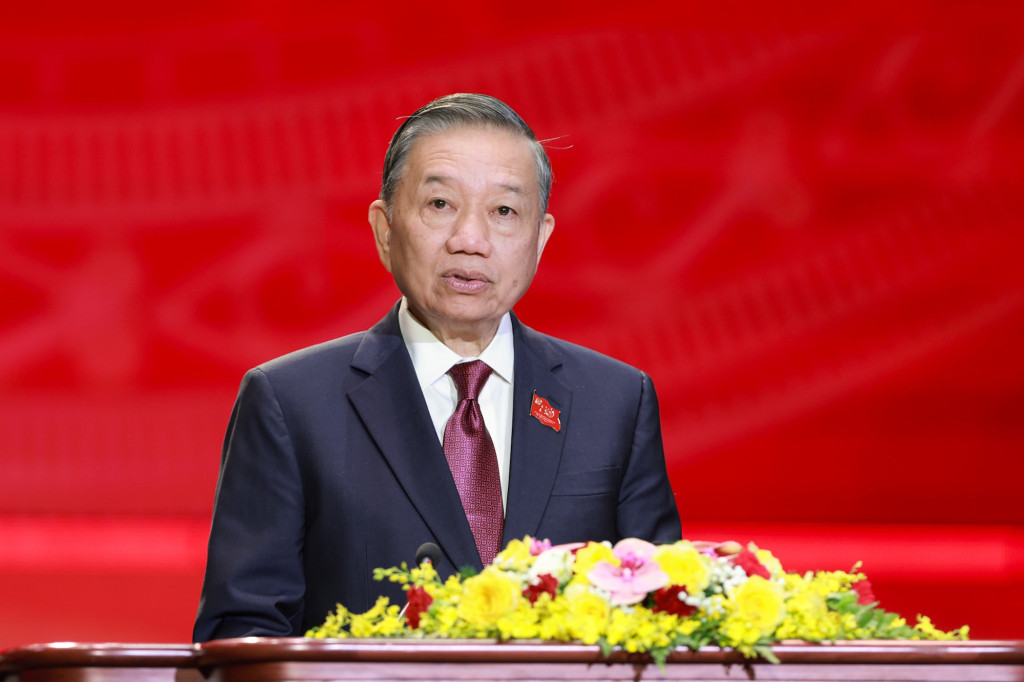 Tổng Bí thư, Chủ tịch nước đề nghị lực lượng An ninh nhân dân thống nhất nhận thức về tư duy an ninh quốc gia, bảo vệ an ninh quốc gia hiện nay, từ đó quyết liệt đổi mới biện pháp, củng cố thế trận, hoàn thành xuất sắc nhiệm vụ được giao (Ảnh: VGP/Nhật Bắc)