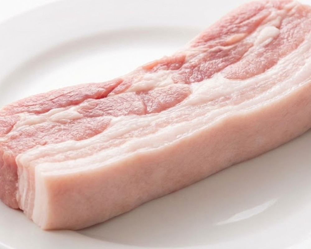 Chọn thịt heo có cả nạc, mỡ và da (Ảnh: Sưu tầm)