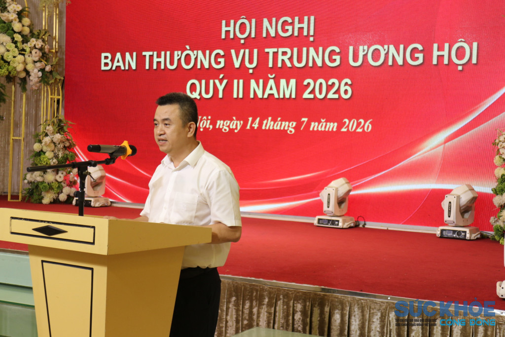 Ông Lê Như Long - UVBCH, Trưởng Ban GDCSSK trẻ em chia sẻ tại hội nghị (Ảnh: PV)