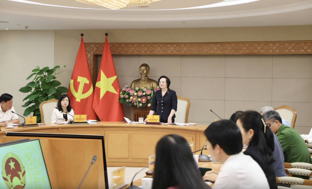 Phó Thủ tướng yêu cầu tiếp tục đẩy mạnh công tác thanh tra, kiểm tra, đấu tranh và xử lý nghiêm các hành vi vi phạm về an toàn thực phẩm (Ảnh: VGP/Thu Giang)