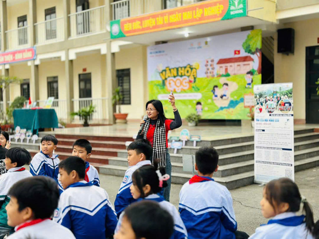 Hoạt động của cô trò trường THCS Hương Nộn (ảnh: TL)