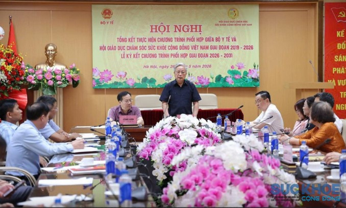 Ông Nguyễn Hồng Quân - nguyên Ủy viên Trung ương Đảng, nguyên Bộ trưởng Bộ Xây dựng, Chủ tịch Hội Giáo dục chăm sóc sức khỏe cộng đồng Việt Nam phát biểu tại Hội nghị triển khai công tác phối hợp giai đoạn 2026 – 2031 giữa Bộ Y tế và Hội Giáo dục chăm sóc sức khoẻ cộng đồng Việt Nam (Ảnh: Minh An)