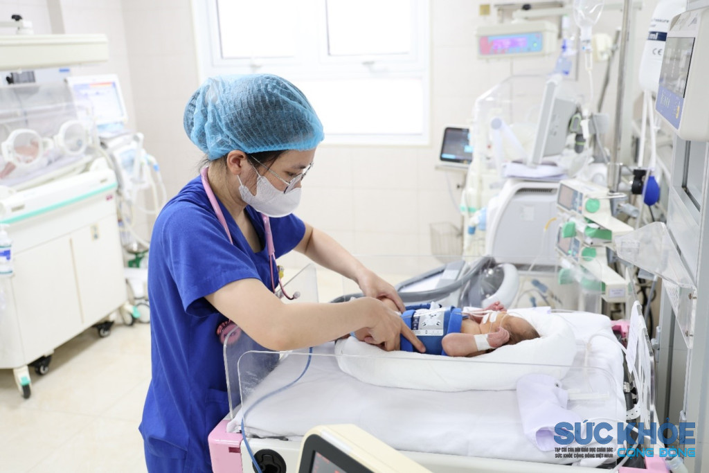 Trẻ được chỉ định thực hiện kỹ thuật hạ thân nhiệt chỉ huy (Cooling) (ảnh: TL)