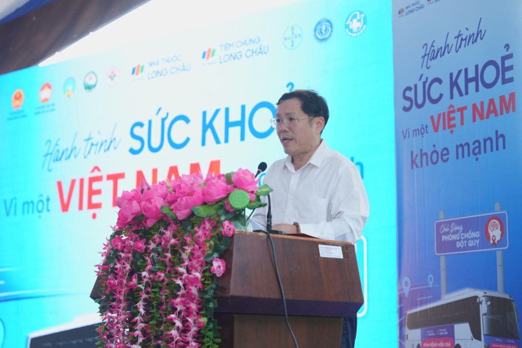 BSCKII. Huỳnh Thanh Huynh - Phó Giám đốc Sở Y tế tỉnh Lâm Đồng, kiêm Chủ tịch Hội Thầy thuốc trẻ tỉnh Lâm Đồng phát biểu tại chương trình (Ảnh: Long Châu)