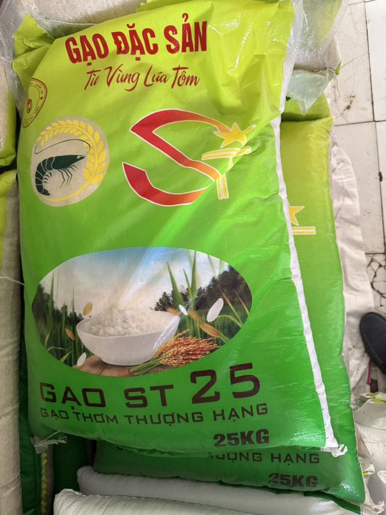 Gạo vi phạm (Ảnh: Đội Quản lý thị trường số 6)
