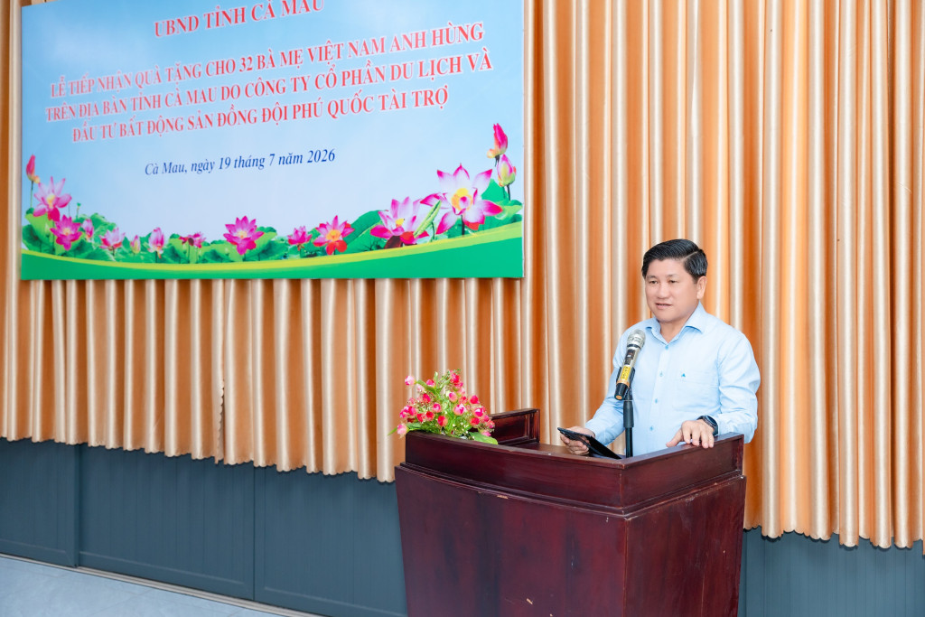Ông Lê Văn Sử - Phó Chủ tịch UBND tỉnh phát biểu tại lễ tiếp nhận quà tặng cho chương trình tri ân thăm và tặng quà cho các Bà Mẹ Việt Nam Anh hùng.