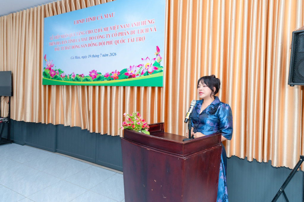 Bà Hồ Thị Thanh Hương - Chủ tịch HĐQT Công ty Cổ phần Du lịch và Đầu tư bất động sản đồng đội Phú Quốc bày tỏ niềm vinh dự khi được đồng hành cùng UBND tỉnh Cà Mau trong công tác tri ân, đền ơn đáp nghĩa.