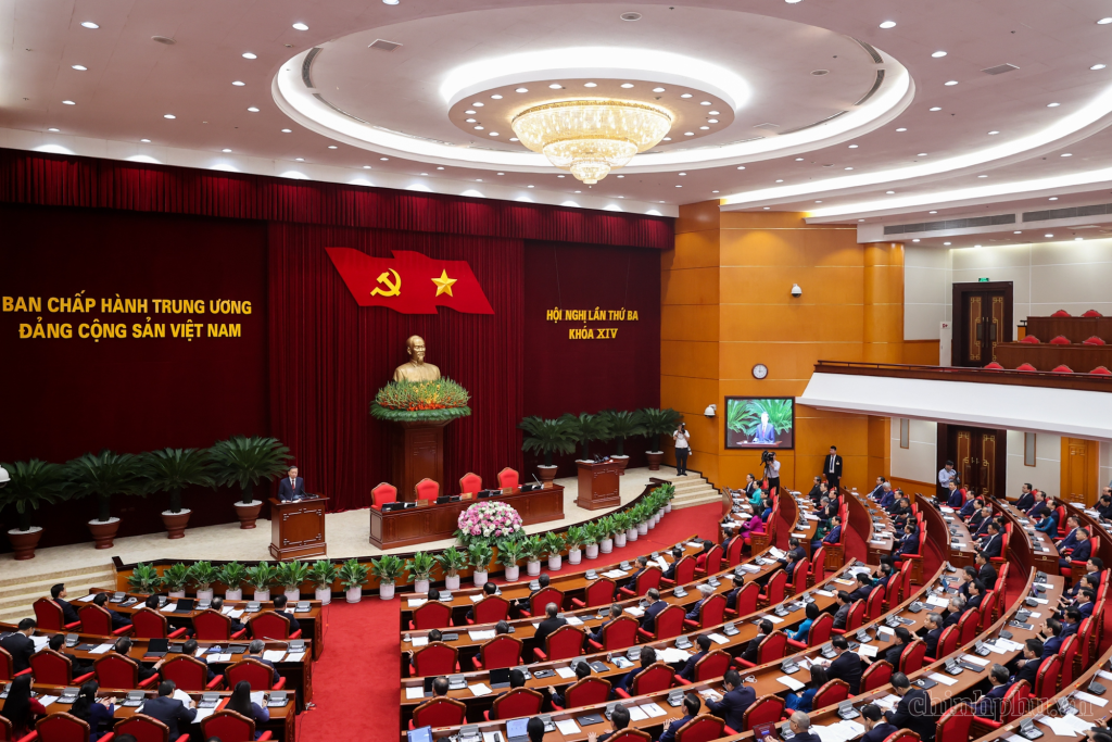 Tổng Bí thư, Chủ tịch nước Tô Lâm phát biểu bế mạc Hội nghị lần thứ ba của Ban Chấp hành Trung ương Đảng khóa XIV (Ảnh VGP/Nhật Bắc)