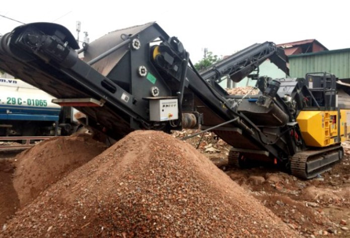 Dây chuyền nghiền phế thải vật liệu xây dựng đầu tiên được triển khai tại Hà Nội-Vũ Cúc (Ảnh: Minh Anh)