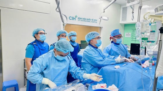 Bệnh nhân Campuchia được cứu sống nhờ kỹ thuật bít dù tim hiện đại tại TP. Hồ Chí Minh