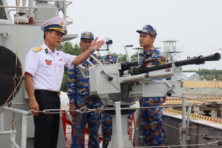 Từ thao trường tới biển khơi: Lữ đoàn 175 rèn bản lĩnh thép người lính biển