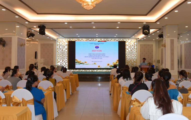 Huế: Triển khai mô hình điểm "Chợ An toàn thực phẩm trong kinh doanh dịch vụ ăn uống" tại Chợ Tây Lộc
