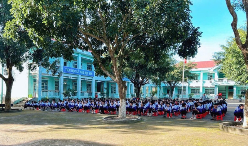 Gia Lai: Tuyên truyền pháp luật về an toàn giao thông, an ninh học đường tại Trường TH &amp; THCS Hra