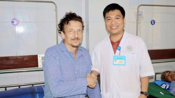 Bác sĩ Tuyên Quang mổ khẩn, cứu bệnh nhân người Nga không tiền, không người thân