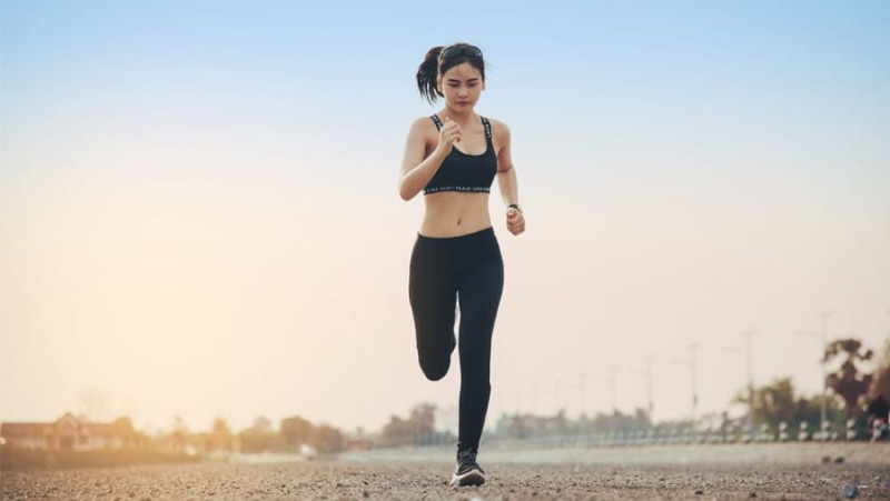 Nên chạy bộ vào buổi sáng hay buổi tối tốt hơn?