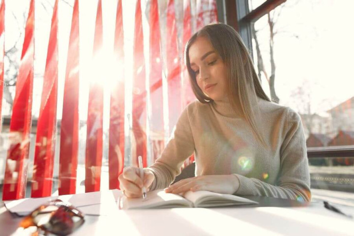 Thói quen viết nhật ký giúp cải thiện tinh thần