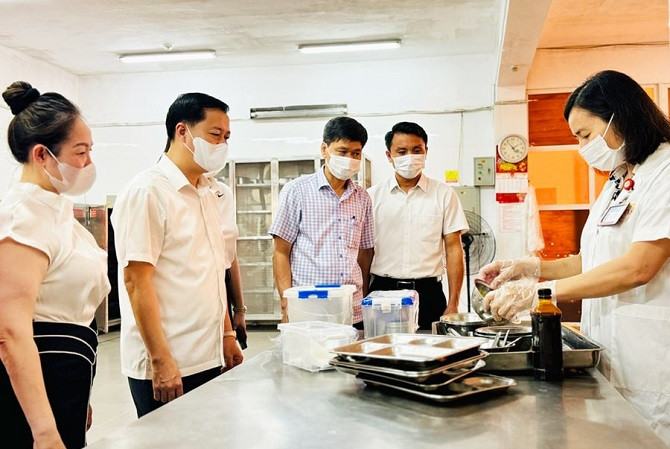Hà Nội: Bảo đảm an toàn thực phẩm, phòng chống ngộ độc thực phẩm trong mùa hè và mùa bão, lụt