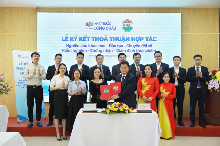 Long Châu hợp tác cùng Viện Kiểm nghiệm ATVSTP Quốc gia chủ động tiên phong tiến hành “kiểm tra kép vì sức khỏe người dân và khách hàng”