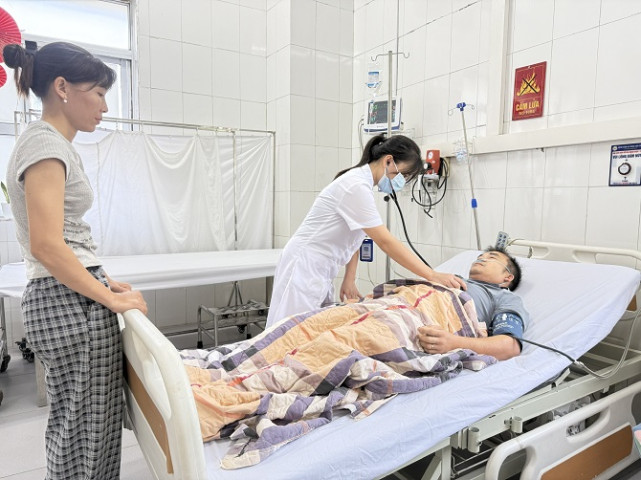 Hà Nội: Cấp cứu kịp thời bệnh nhân bị sốc phản vệ do ong đốt