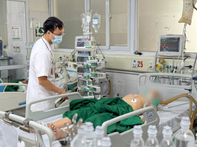 Bệnh nhân nam bị nhiễm khuẩn nặng sau khi tiêm thuốc giảm đau tại một phòng khám tư nhân