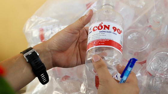 Hà Tĩnh: Phát hiện và triệt phá 2 đường dây sản xuất, tiêu thụ cồn y tế giả quy mô lớn