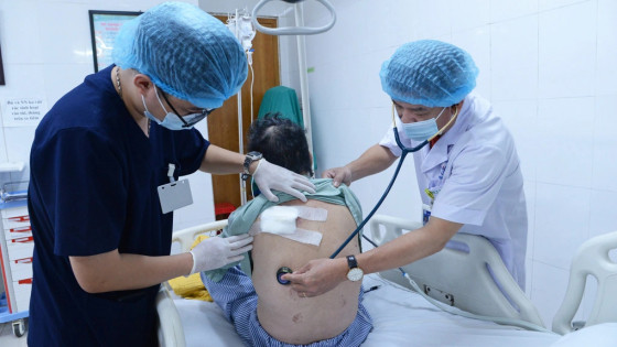  Bỏ thuốc để uống nước đường "lấy độc trị độc”, bệnh nhân phải cấp cứu