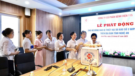 Bệnh viện Đa khoa 115 Nghệ An ủng hộ đồng bào bị thiệt hại do mưa bão