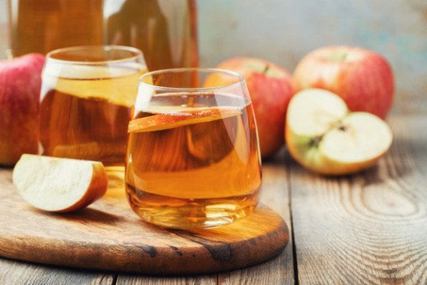 Có nên uống giấm táo mỗi ngày?