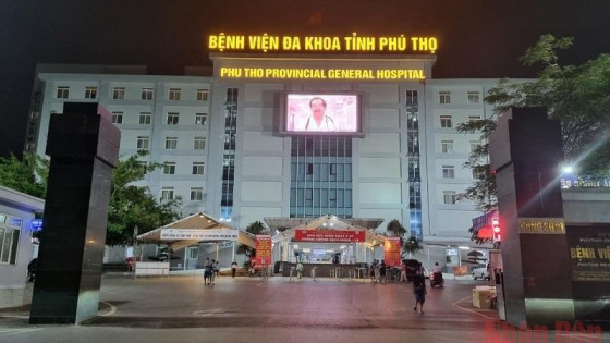 Ổ giòi trong cổ bệnh nhân khiến bác sỹ Bệnh viện Đa khoa tỉnh Phú Thọ sốc