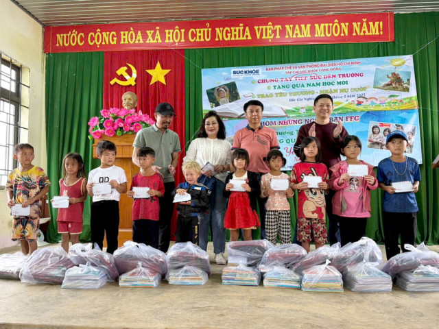 Tạp chí Sức Khoẻ Cộng Đồng chung tay tiếp sức đến trường với trẻ em hoàn cảnh khó khăn tại Lâm Đồng