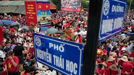 Bí quyết “bỏ túi” để xem diễu binh 2/9: Chuẩn bị hành trang thiết yếu, vượt nắng mưa dễ dàng