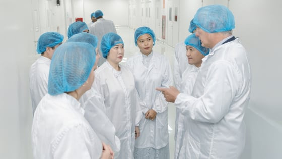 Việt Nam – Cuba hợp lực, xây dựng năng lực sản xuất thuốc tân tiến ngay trong nước