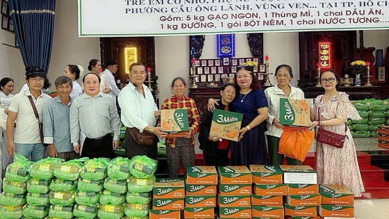 380 phần quà nghĩa tình đến với người nghèo, khuyết tật dịp Vu Lan báo hiếu