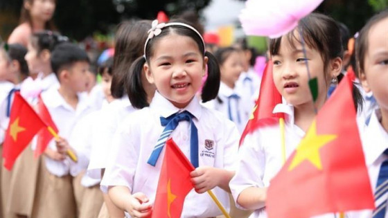 Giữ ổn định lộ trình học phí, mở rộng chính sách miễn và hỗ trợ học phí cho học sinh