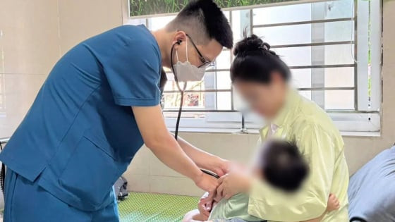 Uống nhầm thuốc nhỏ mũi, bé 8 tháng tuổi ở Ninh Bình bị ngộ độc nghiêm trọng