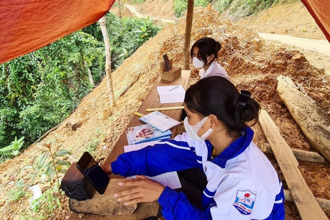 Mang sóng đến với học sinh vùng thôn bản