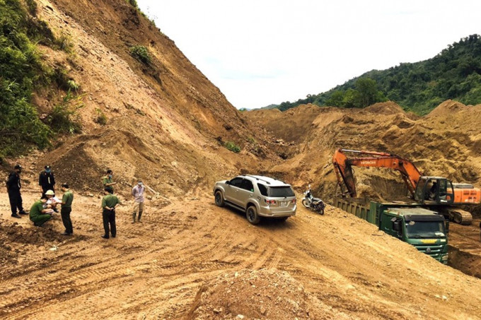 Phát hiện và bắt giữ vụ khai thác quặng trái phép quy mô lớn ở Hà Giang
