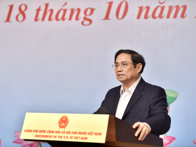 Thủ tướng Chính phủ gặp mặt đại diện lực lượng y tế tuyến đầu tiêu biểu trong công tác phòng chống dịch COVID-19