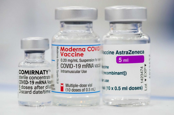 Phát hiện mới về tác dụng phụ của ba vaccine Pfizer, Moderna và AstraZeneca