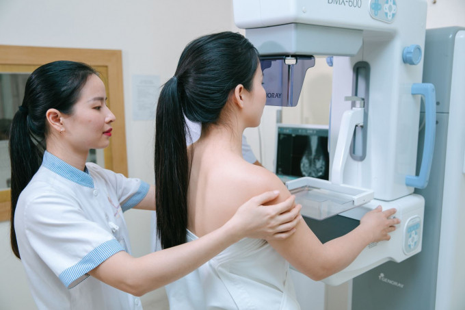 Tháng Nâng cao nhận thức về ung thư vú trên toàn thế giới