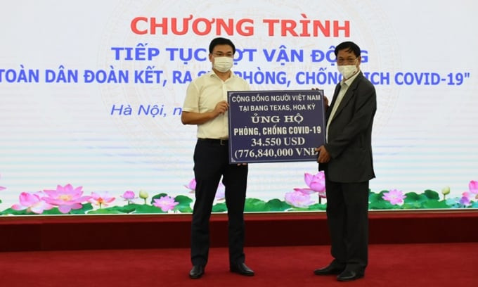 Tặng Bằng khen của Thủ tướng Chính phủ cho kiều bào có thành tích xuất sắc trong phòng, chống COVID-19