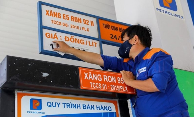 Giá xăng tăng thêm 550 - 600 đồng/lít từ 15h ngày 10/11
