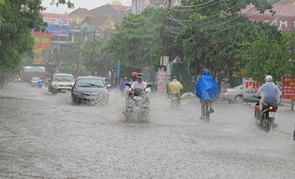 Dự báo thời tiết ngày 13/11: Trung Bộ có nơi mưa rất to, cảnh báo nguy cơ có lũ quét và sạt lở