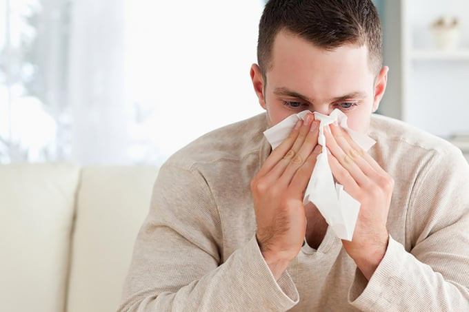 Cảnh báo các triệu chứng COVID-19 ngày càng khó phân biệt với cảm lạnh thông thường